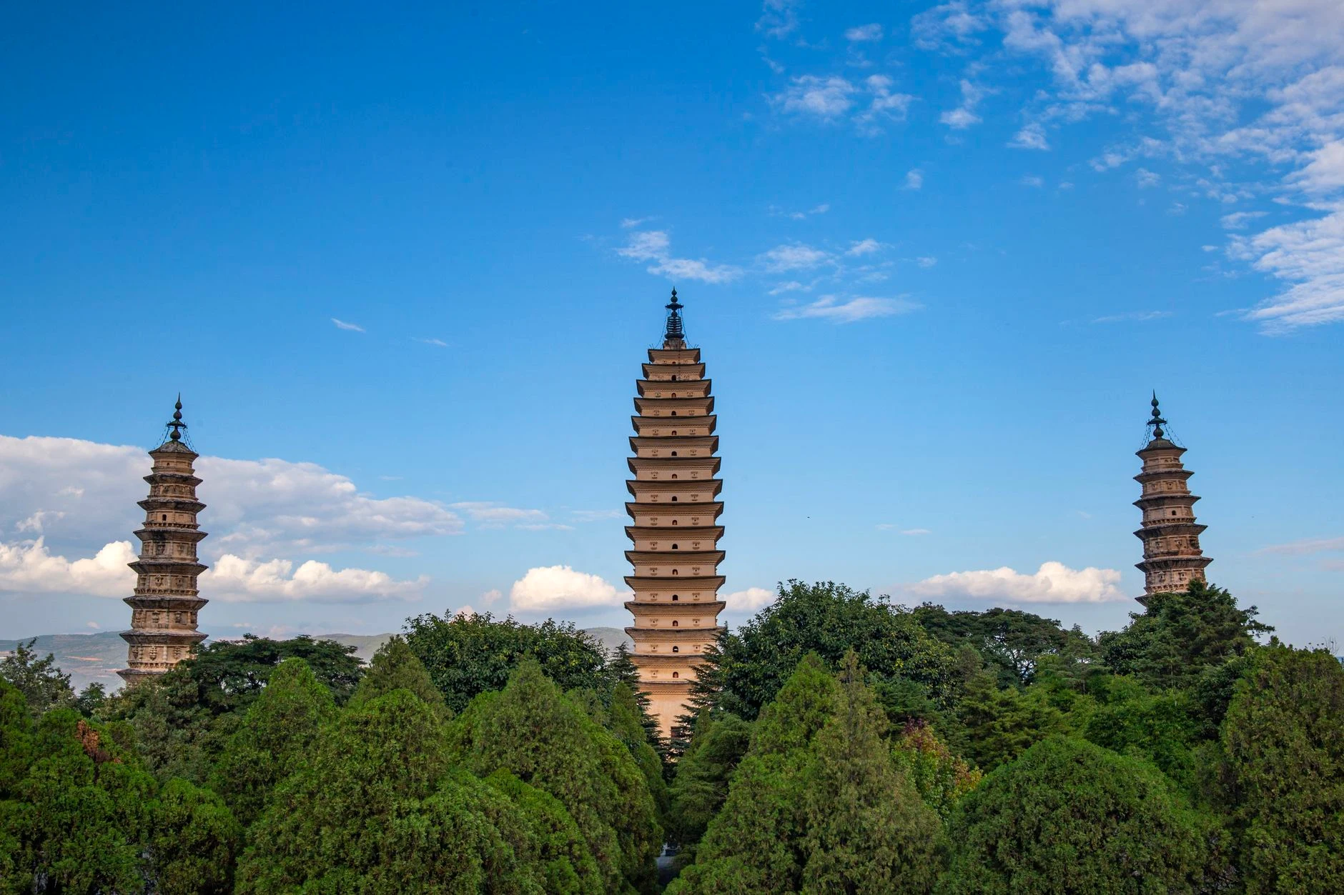CZ - Most Popular Winter Tour: Zhangjiajie Furongtown Xuan'en Wulong and Chongqing 9D Start Surabaya - Foto 1