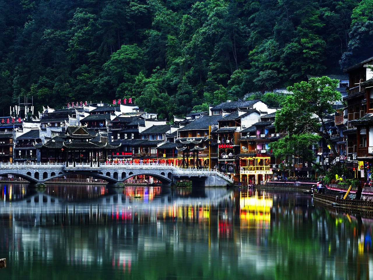 10D Fenghuang Ancient Town & Zhangjiajie via MF - Foto 2