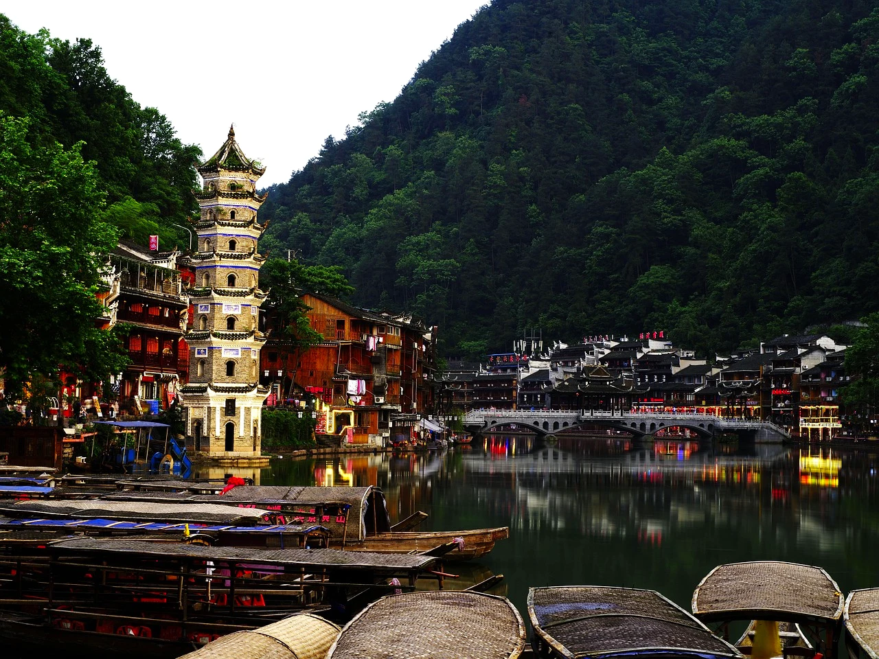 10D Fenghuang Ancient Town & Zhangjiajie via MF - Foto 1