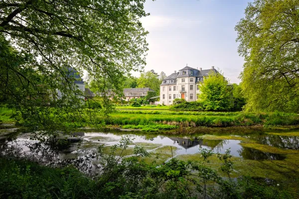 SQ - Beijing Suzhou Wuzhen Hangzhou Shanghai 8D Start Jakarta