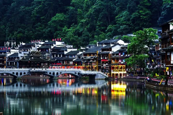 8D Spectacular Kunming & Zhangjiajie Glass Bridge