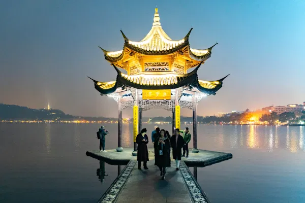 SQ - Beijing Nanjing Wuxi Hangzhou Shanghai 8D Start Surabaya